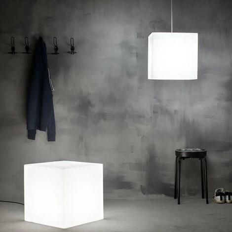 Mesa De Bar De Jardín Puf De Exhibición De Tienda De Cubo Luminoso Icekub Talla: 35 X 35 1 Mesa De Bar De Jardín Puf De Exhibición De Tienda De Cubo Luminoso Icekub Talla: 35 X 35