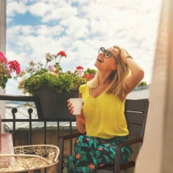 Relaxdays Set 2 Sillas Jardín, Efecto Madera, Asiento Resistente Intemperie Y Robusto, Plástico, Armazón Metal, Marrón -Mano Mano Ventas 93944155 3